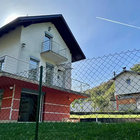 069 Riverside Vikendica - Banja Luka * Rekavice